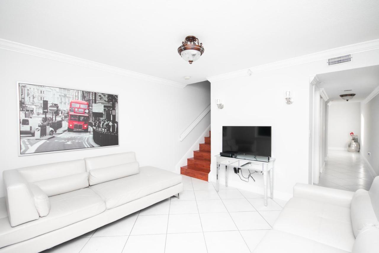 Beautiful 2/2.5 Condo W/Free Parking Fast Wifi Miami Exterior photo