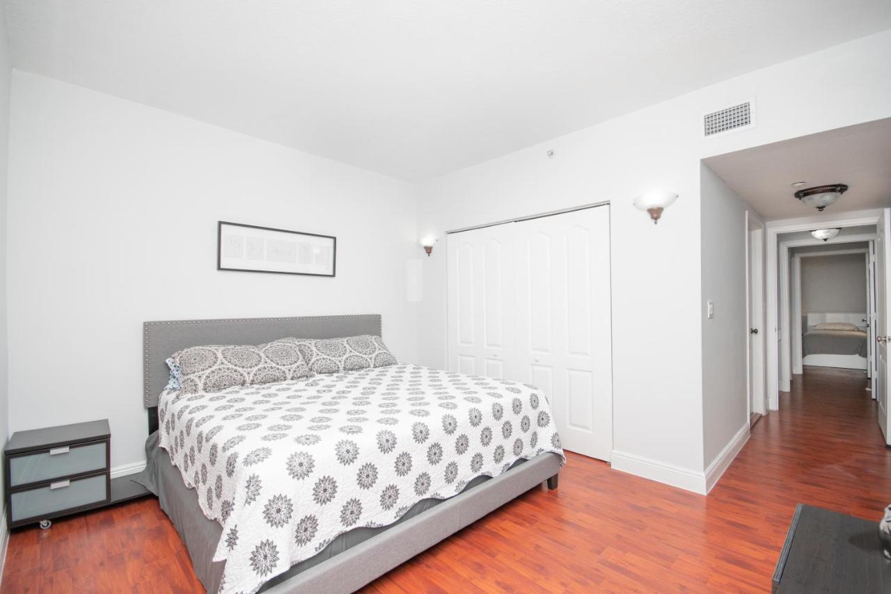 Beautiful 2/2.5 Condo W/Free Parking Fast Wifi Miami Exterior photo